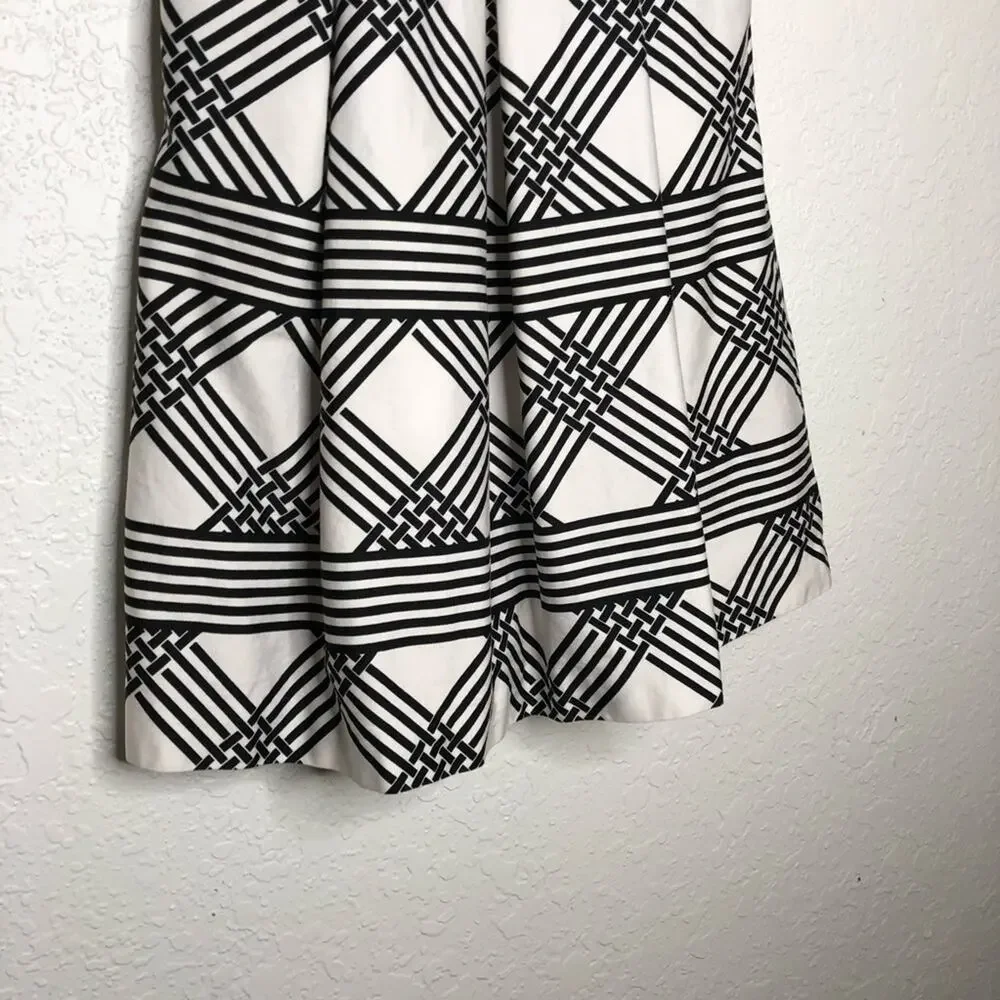 WHBM white black striped strapless pleated dress size 00